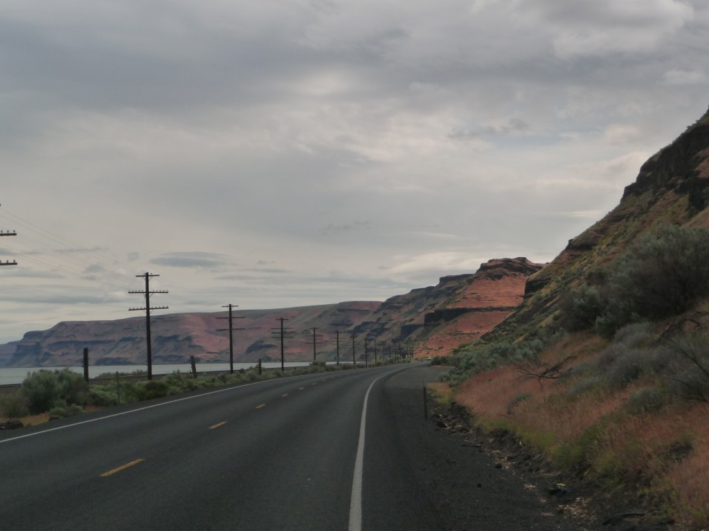 dry cliffs on the Columbia Gorge
