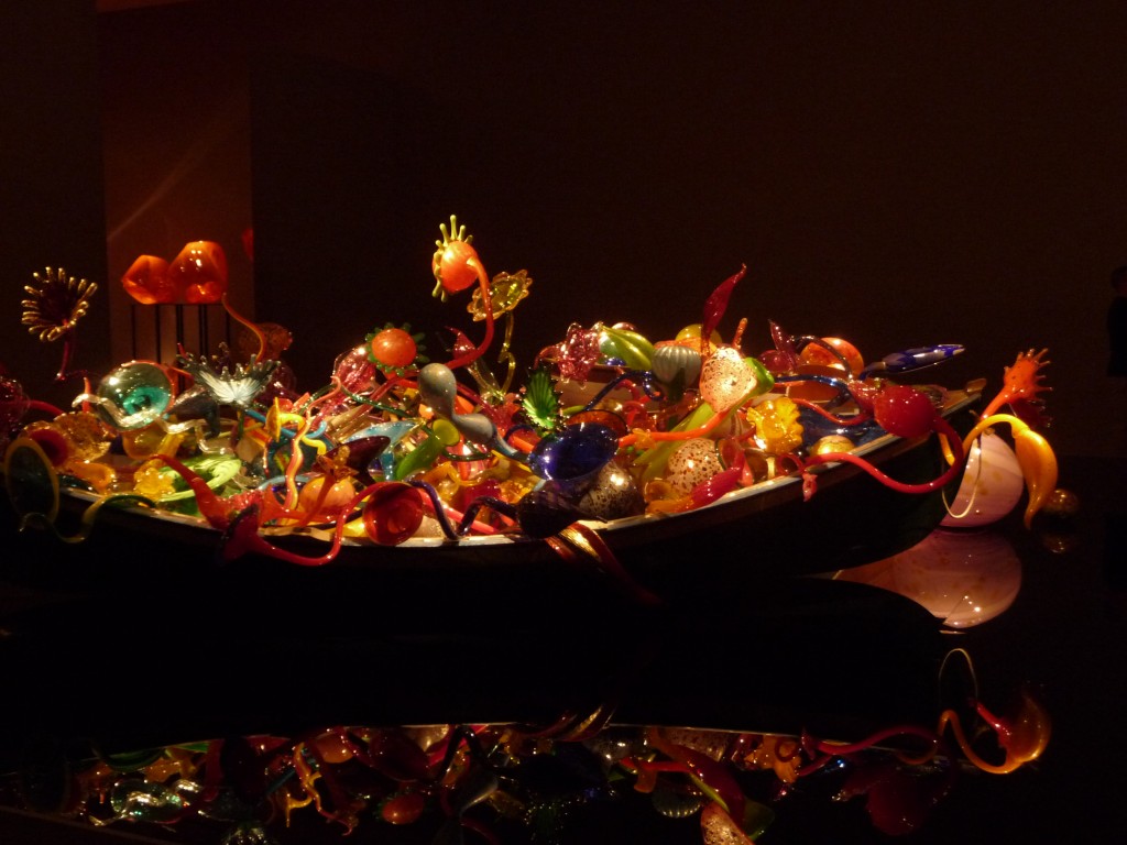Dale Chihuly glass stuffs