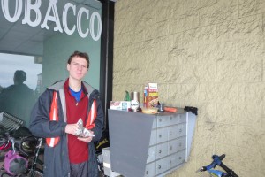 silly loiter! Take over public amenities and snack!