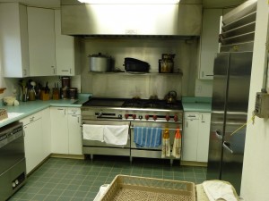 Oooo, an industrial kitchen!